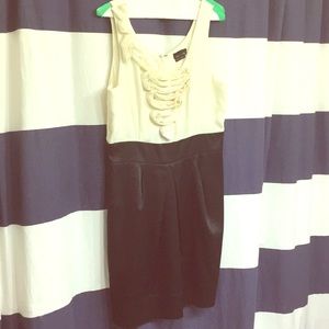 Cream & black satin knee length formal dress Sz10